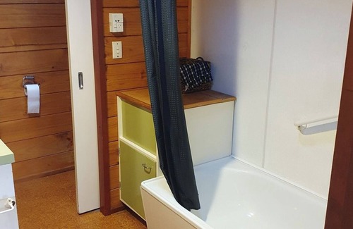 Ohakune House | Cozy ski Retreat. Upstairs Lockwood Cabin