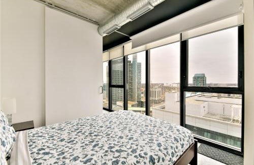 Downtown Winnipeg Apartment | Cozy Skyline Condo in Downtown, across Canada Life Centre