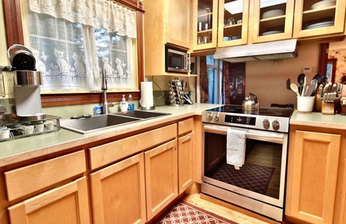 Beaver Cabin | Cozy Sol Duc River Riverfront Retreat w/Hot Tub
