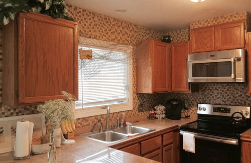 Abbott Loop House | Cozy South Anchorage Home, Few miles to Flat Top and Hill Top Ski Area