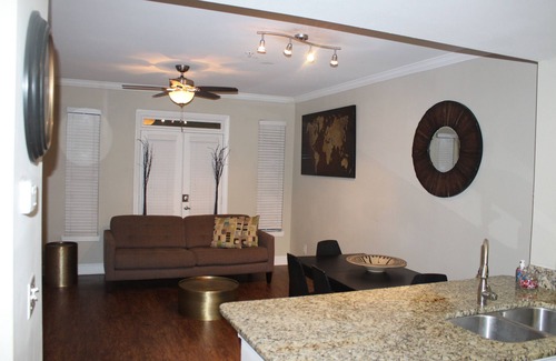 Atlantic Station Area Apartment | Cozy Space—Near Lenox Mall—Close to everything!