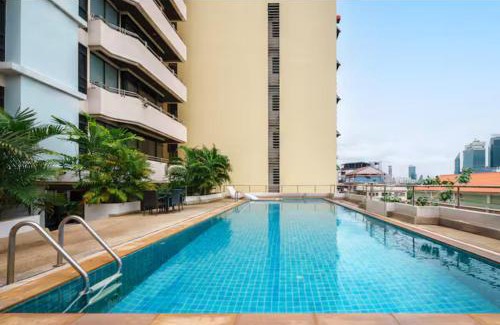 Nana Apartment | Cozy, Spacious 2-Bedder with City, Park View, Near Nana BTS