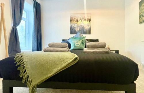 Landore House | Cozy & Spacious 3-bedroom home