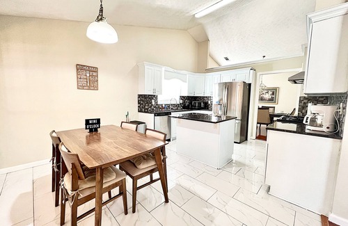 Duluth House | Cozy & Spacious 4 BR/3 Bath Sweet Home in Duluth