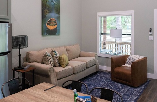 Livingston Cabin | Cozy, Spacious, and Right on the Banks of Rocky Creek, Two Creeks Crossing Resort