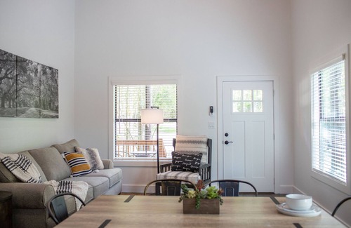 Livingston Cabin | Cozy, Spacious, and Right on the Banks of Rocky Creek, Two Creeks Crossing Resort