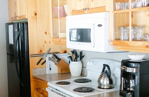 South Lake Tahoe Cabin | Cozy, Spacious Cabin with Heavenly Mountain Views & Hot Tub