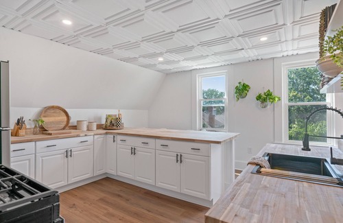 Buffalo Apartment | Cozy & Spacious Getaway! Centrally Located.