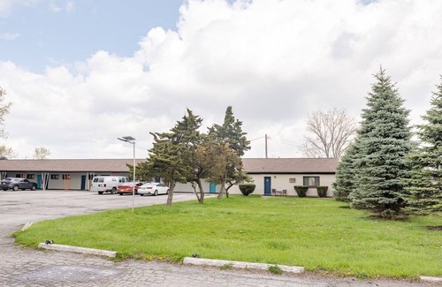 Riverview Apartment | Cozy Stay in Brownstown w/Wi-fi & Streaming TV