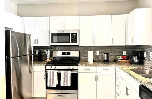 Aurora Highlands Condo | 🔆Cozy Stay King Beds Free Parking 5 min to DC/Mall/Metro/JFK🛫🧳