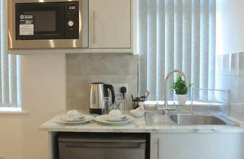 Luton House | Cozy Stay Near Luton Airport 4 Min Drive