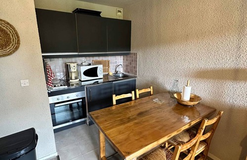 Correncon-en-Vercors Apartment | Cozy Studio at Ski Slopes with Balcony, Parking & Elevator