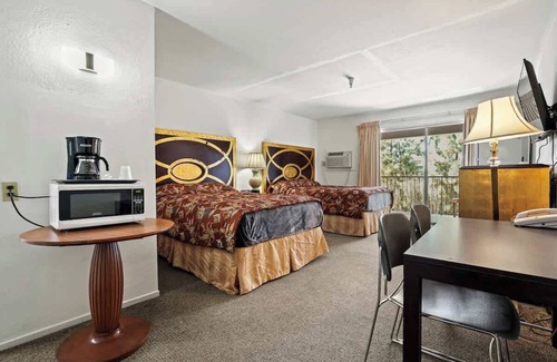 Fremont House | (Cozy studio, 2BED, 1BA, No kitchen)