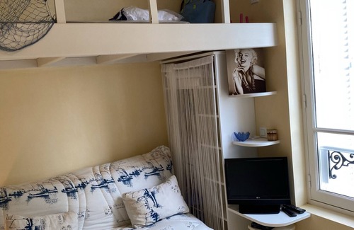 Cabourg Apartment | Cozy Studio 50m from Cabourg Beach - Sleeps 3