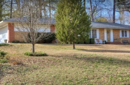 Summerville Apartment | Cozy Studio adjacent to Augusta Nationals, onsite parking and separate entrance.