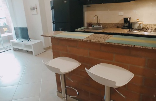 La America Apartment | Cozy studio apartment two blocks from La Floresta Park.n