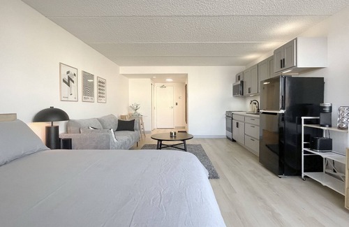 Green Acres Apartment | Cozy Studio Apartment w/Modern Features