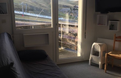 Arette Apartment | Cozy Studio for 4 at Foot of Slopes, Balcony, Ski Locker, Free Parking, Near Shops, Arette