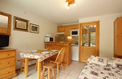Saint-Chaffrey Apartment | Cozy Studio for 4 with South-Facing Terrace in Serre-Chevalier