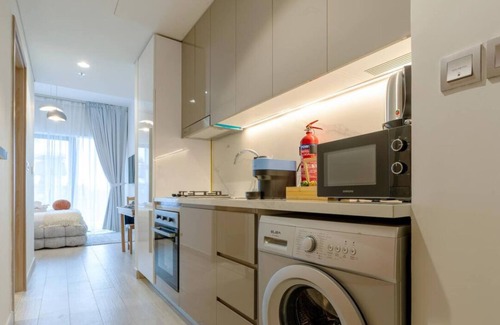 Nad Al Sheba Apartment | Cozy Studio in Azizi Riviera Dubai-Capital Stay