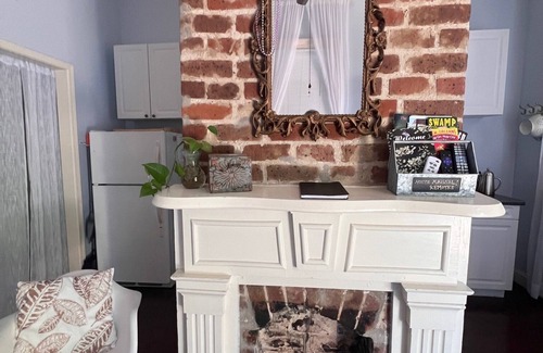 Esplanade Ridge Apartment | Cozy studio in enchanting New Orleans Neighborhood with AC, WiFi