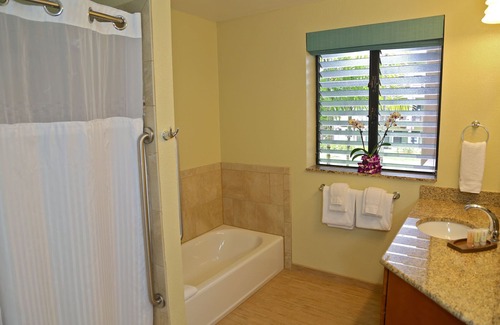Princeville Resort | Cozy Studio Ka Eo Kai w/pool