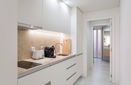 Linda-a-Velha Apartment | Cozy Studio Lisbon | Terrace | AC