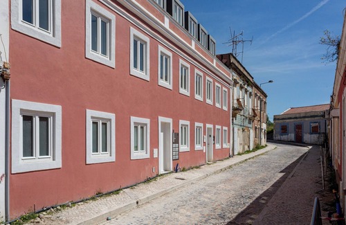 Linda-a-Velha Apartment | Cozy Studio Lisbon | Terrace | AC