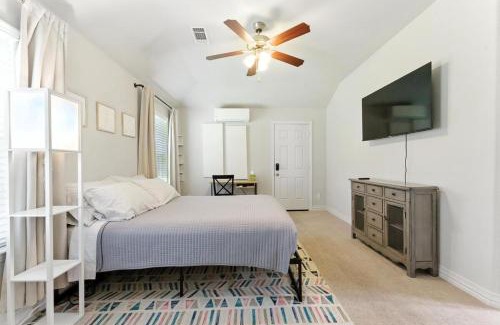 Fort Worth Apartment | Cozy Studio Mins to JPS, Medical City, Historic District, Zoo, Water Garden