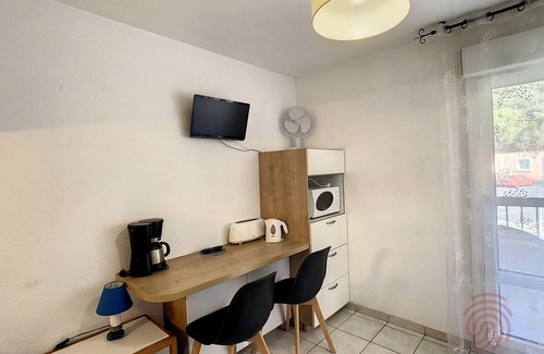 Lamalou-les-Bains Apartment | Cozy Studio Near Spa, Pet-Friendly, WiFi, Balcony, and Free Parking