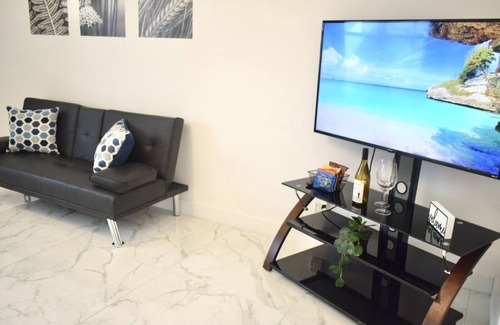 Colee Hammock Apartment | Cozy studio near Las Olas Blvr.
