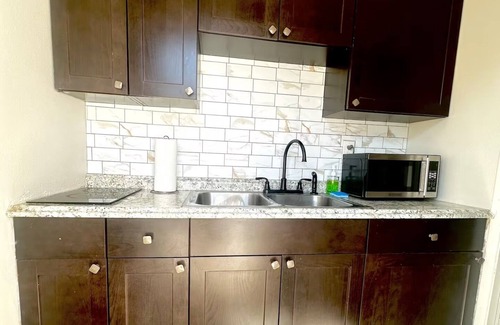 Carrollwood Apartment | Cozy Studio Near TPA Airport Highway Mall Central Peaceful Stay Disney+