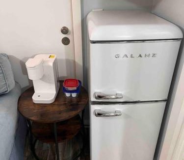 Burton Apartment | Cozy Studio Retreat. Pet Yes