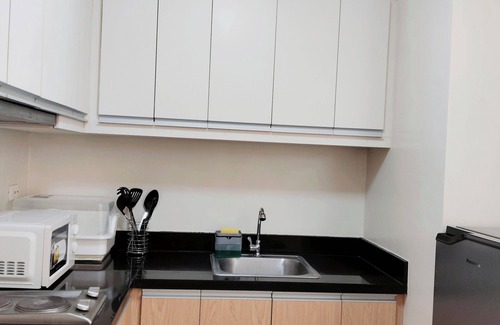 Iloilo Condo | Cozy Studio Room with Balcony in Iloilo City Condo