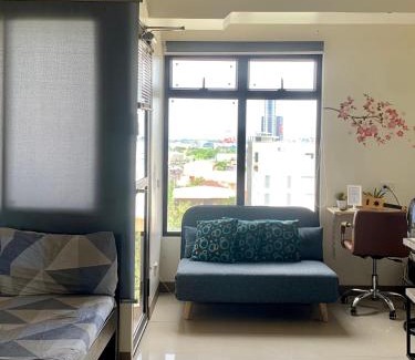 Mabolo Apartment | Cozy Studio, super fast internet, workspace and washer