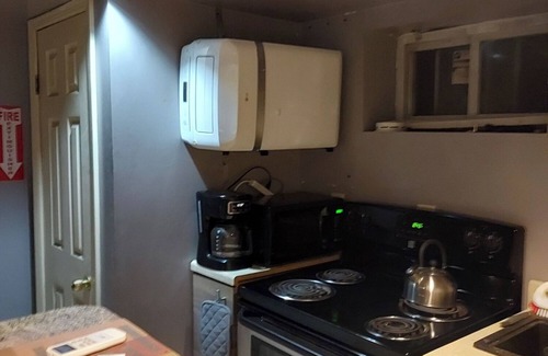 Elmont Apartment | Cozy Studio w/Private Bath, Entry & Kitchenette