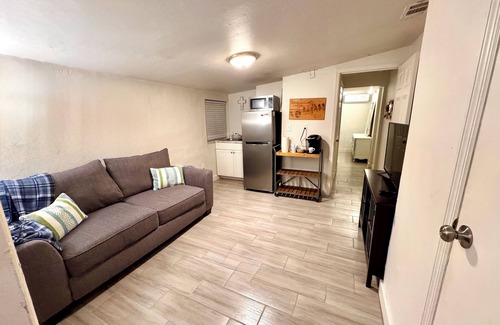 Fort Myers Apartment | Cozy studio walking distance to downtown Fort Myers