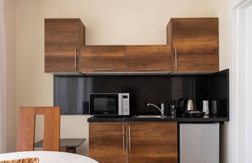 6th of October City Apartment | Cozy studio with WiFi and AC in serene Giza Governorate