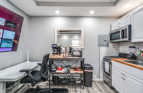 East Massapequa Apartment | Cozy studio with AC and WiFi in charming Massapequa