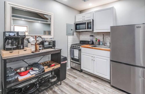 East Massapequa Apartment | Cozy studio with AC and WiFi in charming Massapequa
