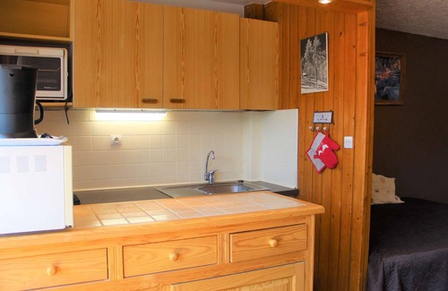 Les Claux Apartment | Cozy Studio with Mountain Nook, Sleeps 4, Near Slopes and Shops in Vars Les Claux