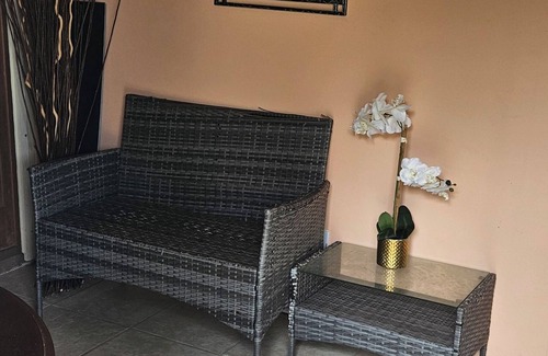 Interchange Square Apartment | Cozy studio with office, full kitchen, bathroom close to beach Palm Bay