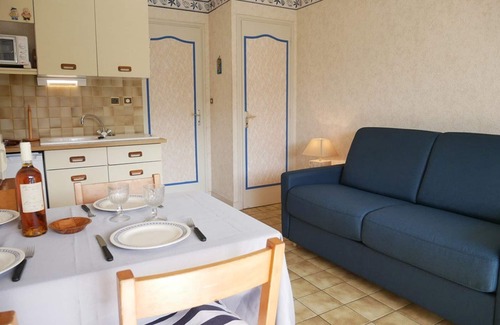 Carnac Apartment | Cozy Studio with Private Garden, 50m from Beach, Parking Included