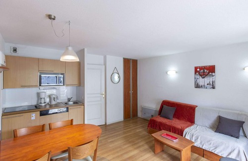 La Mongie Apartment | Cozy Studio with Terrace, Parking, Pool & Gym, Near Slopes, Sleeps 4