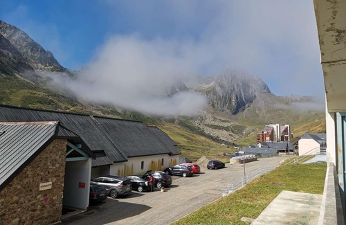 La Mongie Apartment | Cozy Studio with Terrace, Parking, Pool & Gym, Near Slopes, Sleeps 4