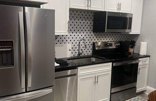 Pascagoula Apartment | Cozy Stylish Executive Studio, Great Downtown Pascagoula Location