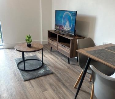 Salford Apartment | Cozy, Stylish Modern 2 Bedroom Entire Flat