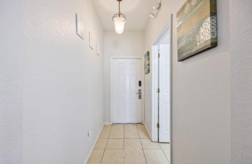 Regal Palms House | Cozy Stylish Townhome