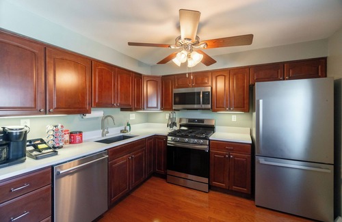 Crafton House | Cozy Suburban Home/Quiet Neighborhood