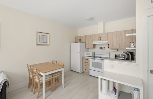 Langford House | Cozy suite in lovely neighborhood
